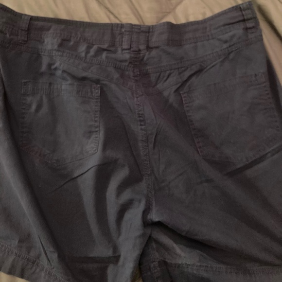 da-sh Shorts - Picture 2 of 3